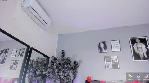 haileystonei online show from October 2025 11:32:02 AM