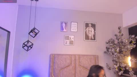 haileystonei online show from February 2026 11:37:01 AM