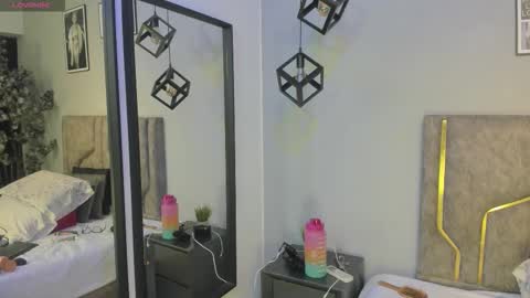 haileystonei online show from February 2026 12:14:02 PM