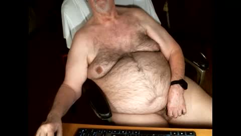 hairybear813 online show from May 2026 11:43:02 PM