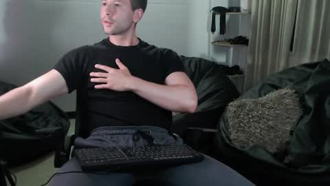 Snapshot of hairyncuteass chatting on January 2025 12:37:01 AM hairyncuteass online show from January 2025 12:37:01 AM