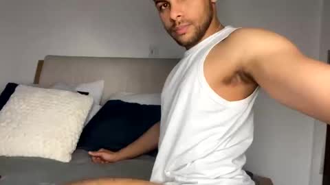 Independent       model  online show from March 2025 11:16:02 PM