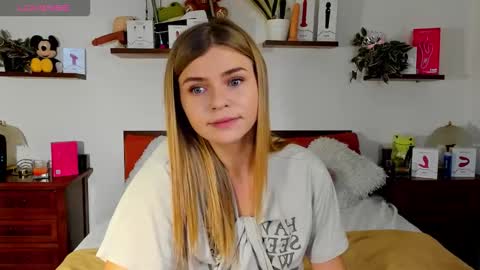 Snapshot of haleyreedme chatting on November 2025 09:28:02 AM Haley online show from November 2025 09:28:02 AM