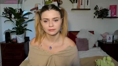 Snapshot of haleyreedme chatting on November 2025 08:14:02 AM Haley online show from November 2025 08:14:02 AM