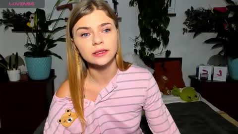 Snapshot of haleyreedme chatting on November 2025 08:14:02 AM Haley online show from November 2025 08:14:02 AM