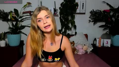 Snapshot of haleyreedme chatting on November 2025 08:06:02 AM Haley online show from November 2025 08:06:02 AM