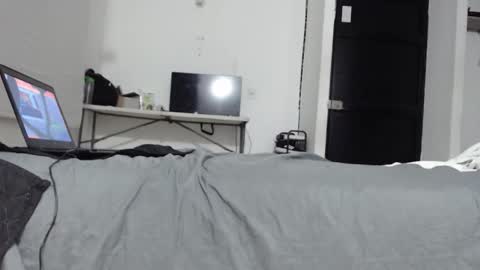 halfenaked17 online show from November 2025 11:48:01 PM