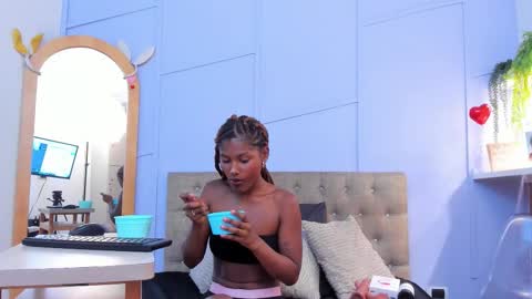 Snapshot of halleylorens chatting on November 2025 07:14:01 PM Halley Lorens online show from November 2025 07:14:01 PM