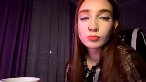 Holly online show from November 2025 07:57:01 PM