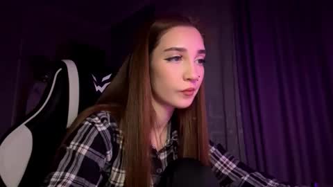 Holly online show from December 2025 07:34:02 PM