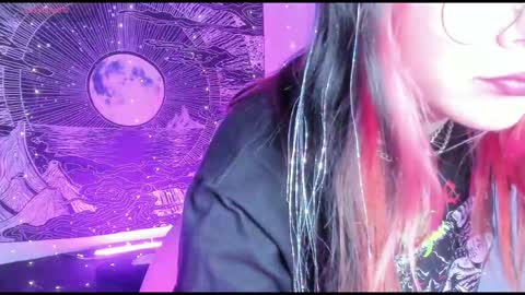 Snapshot of hallucigenia_sparza chatting on December 2025 09:32:02 PM Hallu online show from December 2025 09:32:02 PM