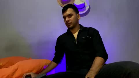 hamiltong12 online show from November 2025 05:02:01 AM