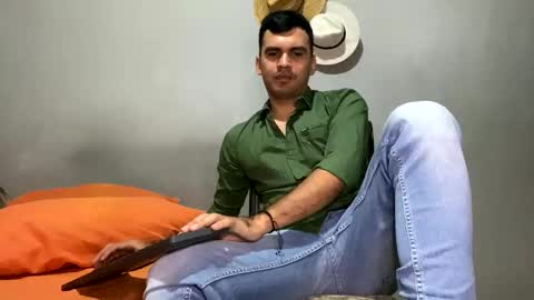 hamiltong12 online show from November 2025 03:34:01 AM