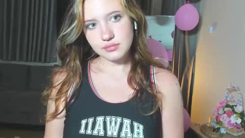 Snapshot of hanahwoods chatting on March 2025 05:28:02 PM hanahwoods online show from March 2025 05:28:02 PM