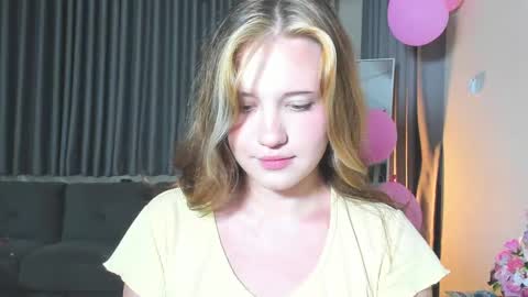 Snapshot of hanahwoods chatting on March 2025 07:05:01 PM hanahwoods online show from March 2025 07:05:01 PM