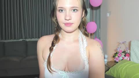 Snapshot of hanahwoods chatting on March 2025 09:13:02 PM hanahwoods online show from March 2025 09:13:02 PM