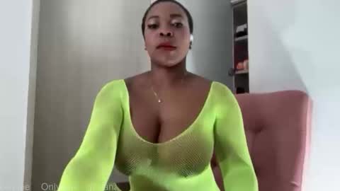 Hana  online show from October 2025 02:39:02 PM