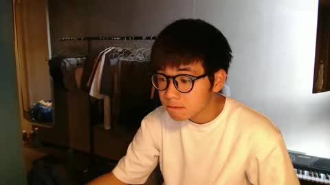 handsome_mannn online show from October 2025 02:03:02 PM