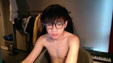 Snapshot of handsome_mannn chatting on April 2026 05:21:02 PM handsome_mannn online show from April 2026 05:21:02 PM