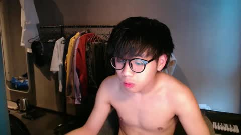 Snapshot of handsome_mannn chatting on May 2026 06:23:02 PM handsome_mannn online show from May 2026 06:23:02 PM