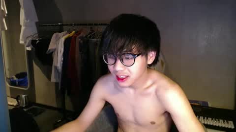 Snapshot of handsome_mannn chatting on May 2026 09:22:02 PM handsome_mannn online show from May 2026 09:22:02 PM