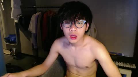 Snapshot of handsome_mannn chatting on May 2026 07:44:02 PM handsome_mannn online show from May 2026 07:44:02 PM
