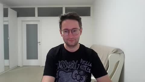 Snapshot of handsome_sasha chatting on November 2025 05:39:01 PM Sasha online show from November 2025 05:39:01 PM