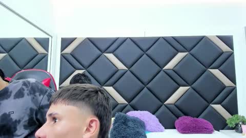 leonardfarrucknick and otis online show from December 2025 01:39:01 PM