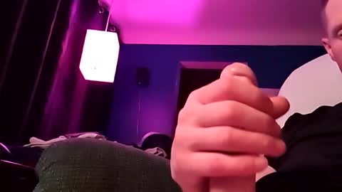 handsomerob42 online show from October 2025 10:24:02 AM