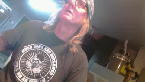 Snapshot of handyman5303 chatting on February 2025 03:16:02 PM Handystudman online show from February 2025 03:16:02 PM