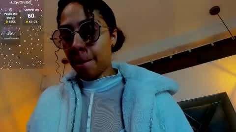 Snapshot of hanna_corne chatting on October 2025 01:33:02 PM HANNA online show from October 2025 01:33:02 PM