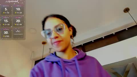 Snapshot of hanna_corne chatting on November 2025 12:05:01 PM HANNA online show from November 2025 12:05:01 PM