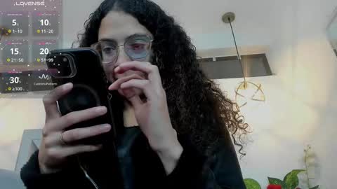 Snapshot of hanna_corne chatting on November 2025 01:15:02 PM HANNA online show from November 2025 01:15:02 PM