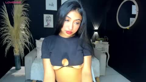 Snapshot of hanna_fost chatting on December 2024 03:58:01 PM im Hanna online show from December 2024 03:58:01 PM