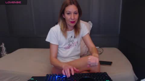 hanna_ha online show from December 2025 08:50:02 PM