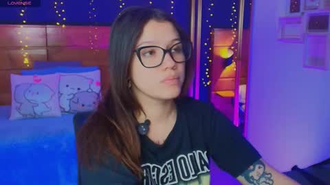 Hanna online show from November 2025 08:29:01 PM