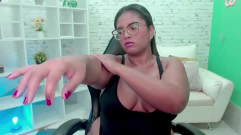 Hannah  online show from October 2025 11:55:02 AM