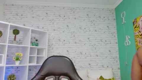 Hannah  online show from November 2025 11:21:02 AM