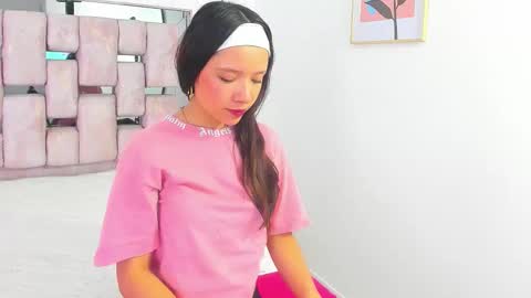 hannah_stuart online show from February 2026 01:55:01 PM