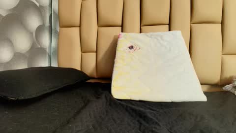 hannah_teehn online show from October 2025 07:15:01 PM