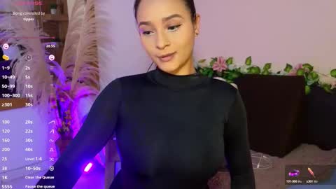 Snapshot of hannah_williams1 chatting on September 2025 11:15:01 PM Hannah Williams online show from September 2025 11:15:01 PM