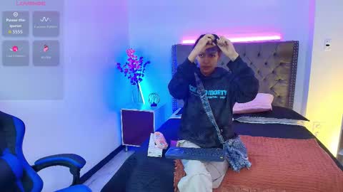 Snapshot of hannahblue_ chatting on March 2026 12:11:01 PM HannahBlue online show from March 2026 12:11:01 PM