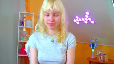 Snapshot of hannahhollis chatting on April 2026 07:04:01 AM Hannah online show from April 2026 07:04:01 AM