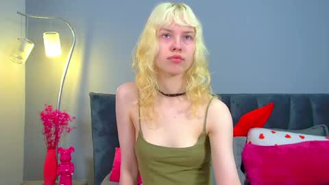 Snapshot of hannahhollis chatting on May 2026 06:19:02 AM Hannah online show from May 2026 06:19:02 AM
