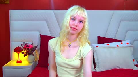 Snapshot of hannahhollis chatting on June 2026 06:15:02 AM Hannah online show from June 2026 06:15:02 AM