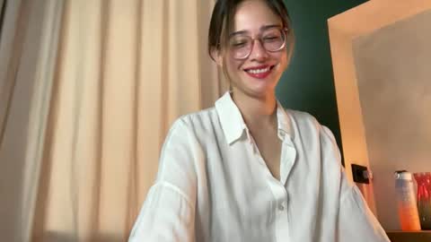 Snapshot of hannahinto chatting on May 2026 05:04:01 AM hannahinto online show from May 2026 05:04:01 AM