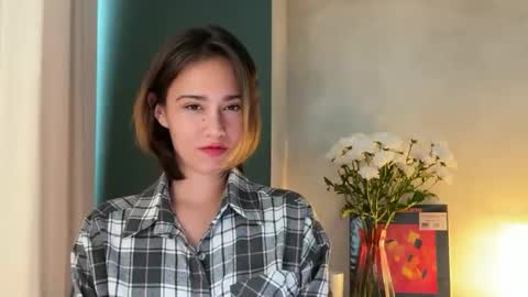 Snapshot of hannahinto chatting on May 2026 01:52:01 PM hannahinto online show from May 2026 01:52:01 PM
