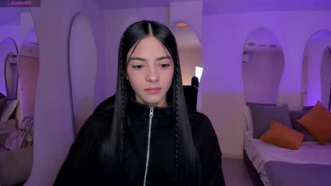 HANNAH J online show from November 2025 07:05:02 PM