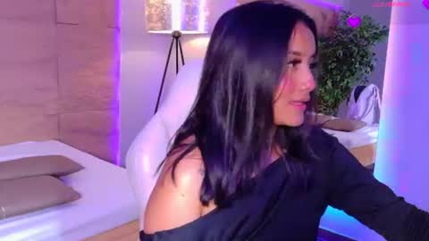 Snapshot of hannahmonttgomery chatting on July 2026 04:43:02 PM hannahmonttgomery Help me reach 100 Hands up online show from July 2026 04:43:02 PM