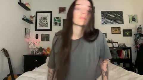 Hannah Taylor online show from February 2026 07:06:02 PM